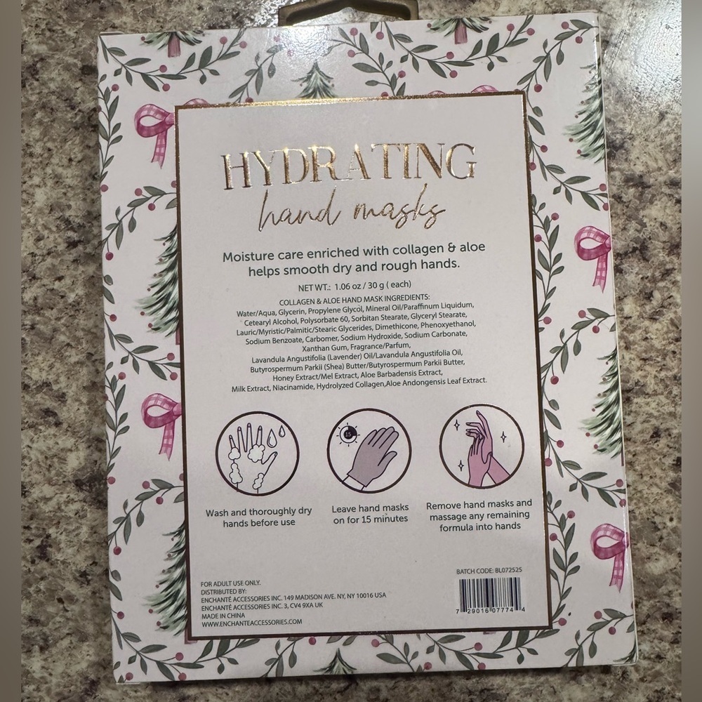 Hydrating Hand Masks with Collagen and Aloe